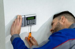Installateur d'alarmes